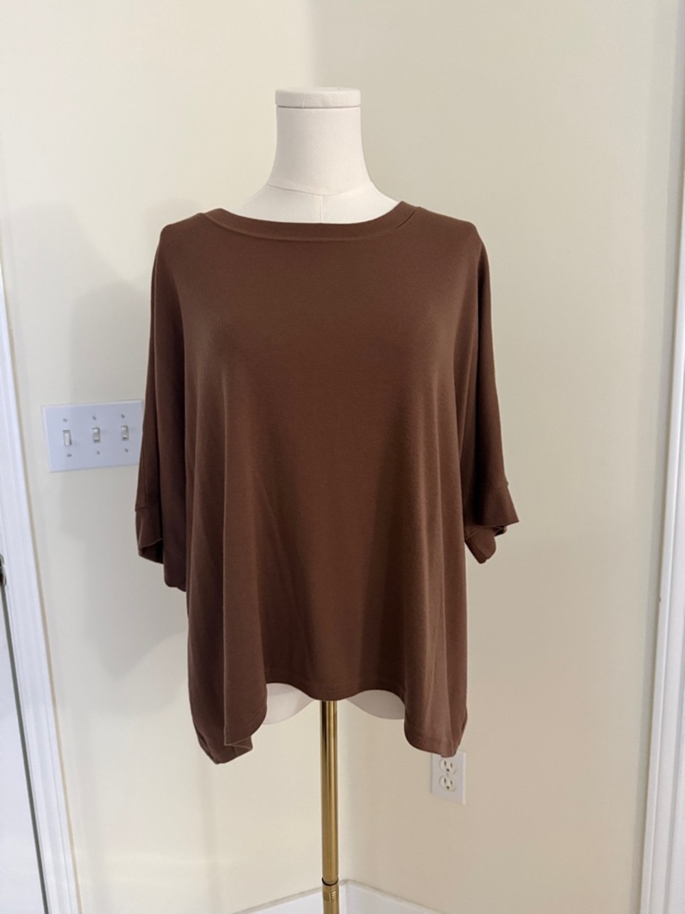 Relaxed Brown Short Sleeve Crewneck Top